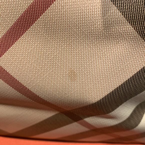 Authentic Burberry Bag in mint condition - Picture 6 of 10